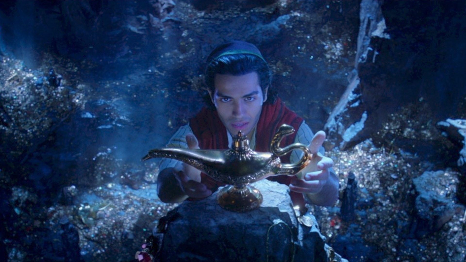 Mena Massoud as the titular character Aladdin (Image via Disney)