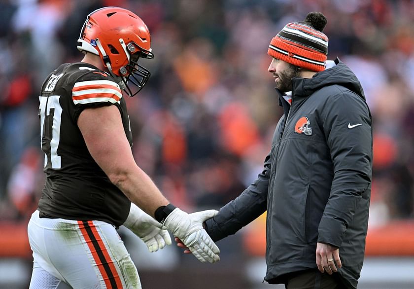 Baker Mayfield Gets Sassy With Panthers Fan Holding His Browns Jersey