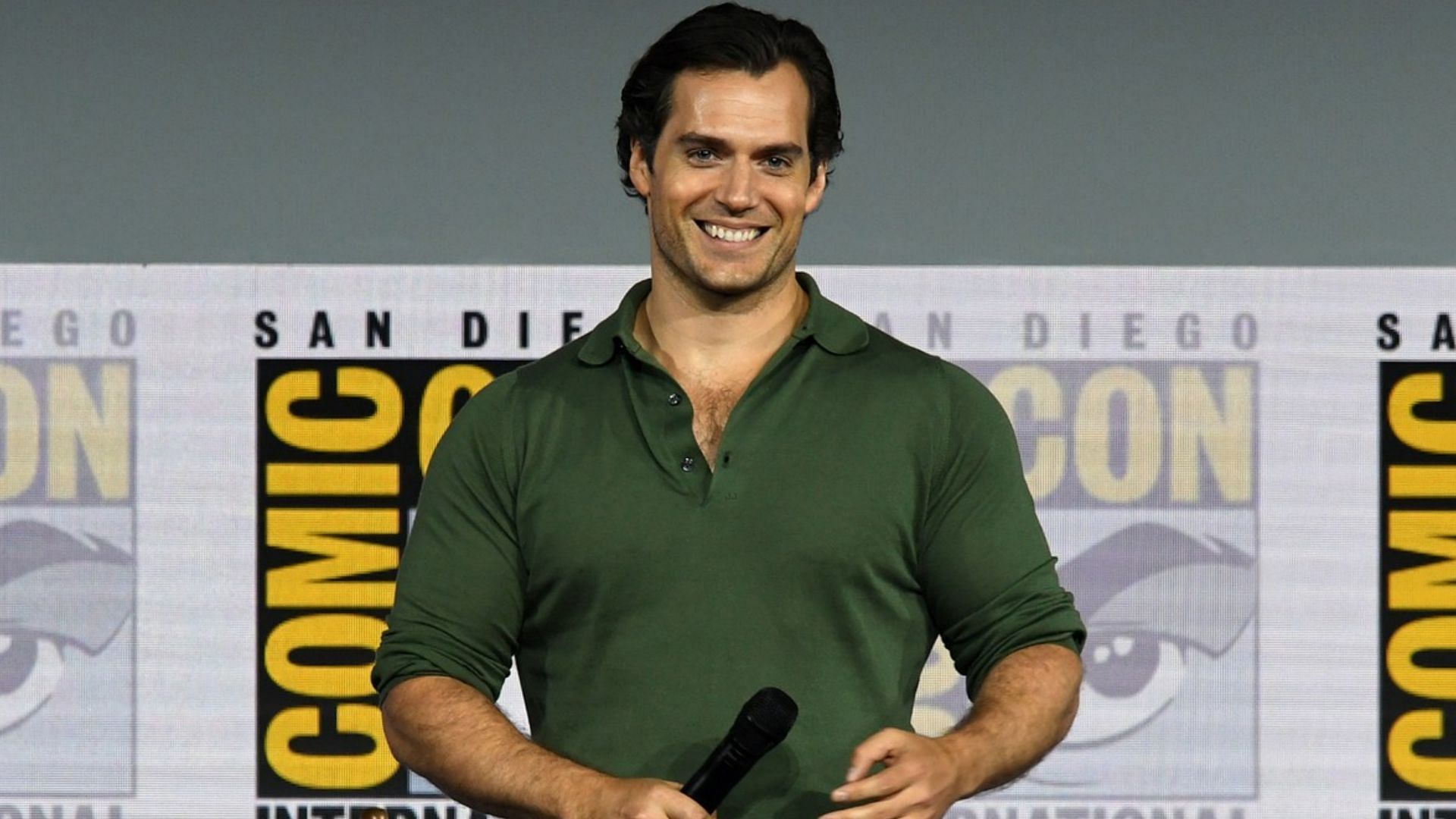 Rumor: AT&T Wants Man Of Steel Sequel With Henry Cavill - Bounding Into  Comics