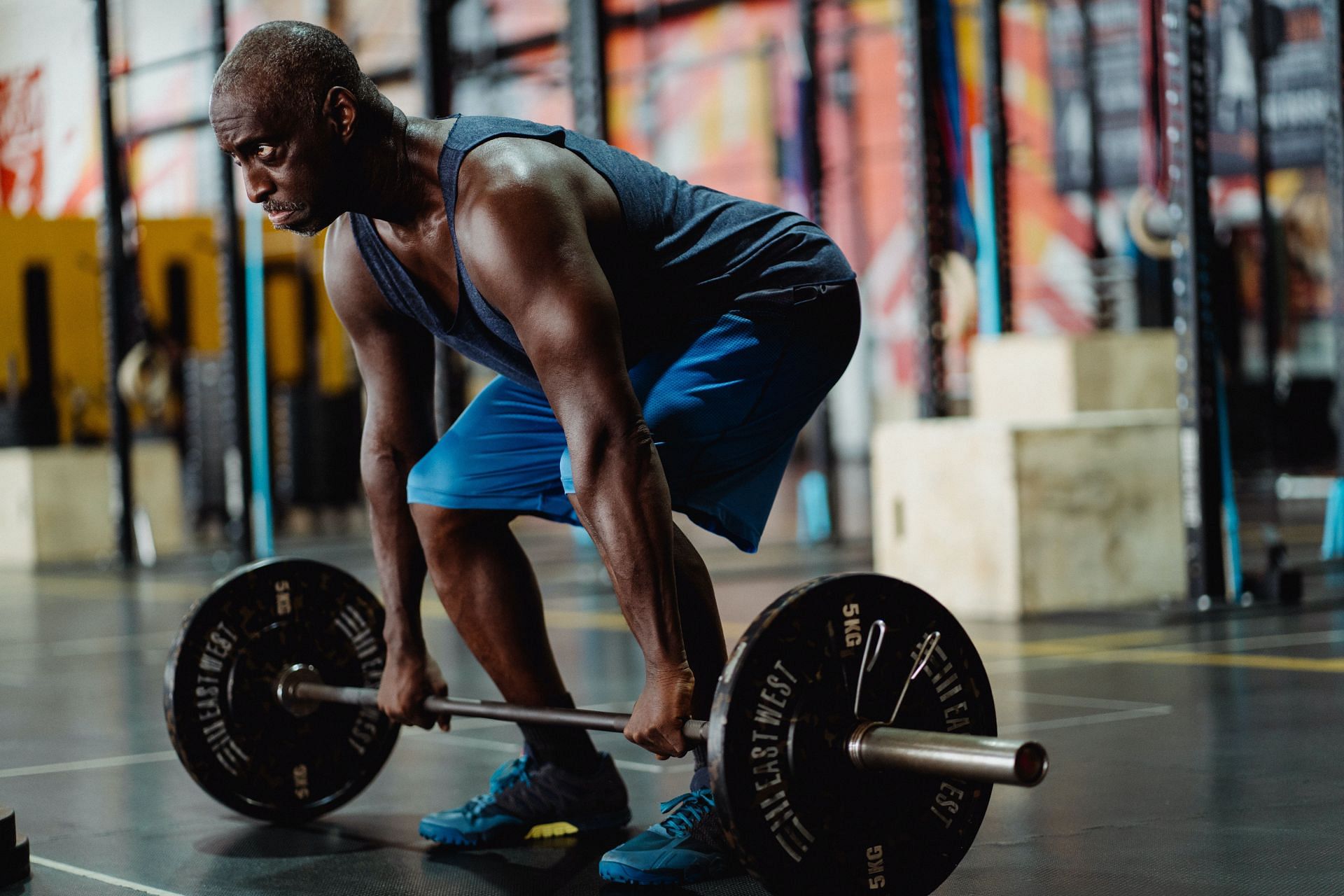 Strong glutes can help you develop your lifting ability (Image via Pexels @Ketut Subiyanto)