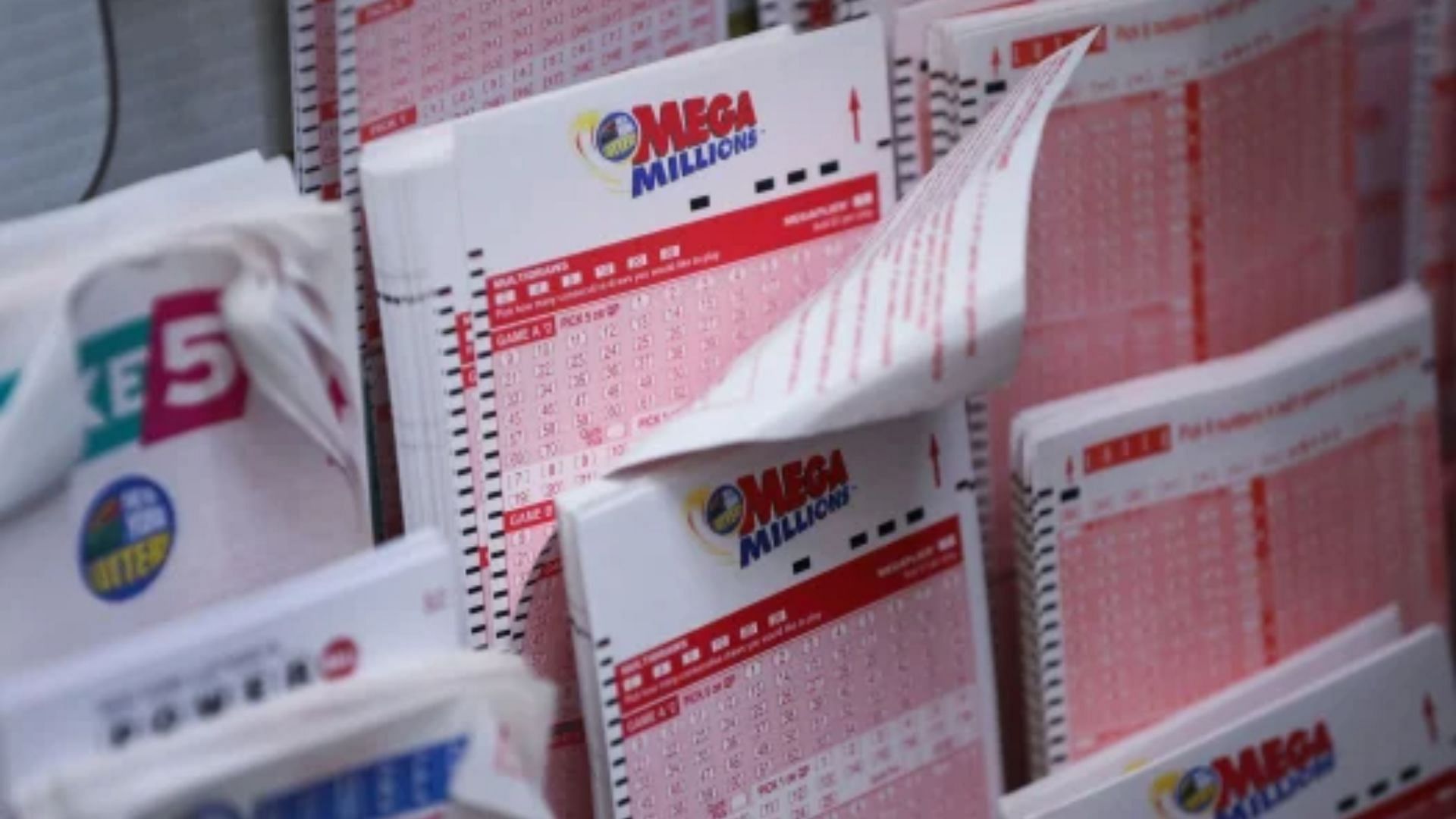 The Mega Millions jackpot ballooned up to $630 million on July 19 (Image via Getty Images/Drew Angerer)