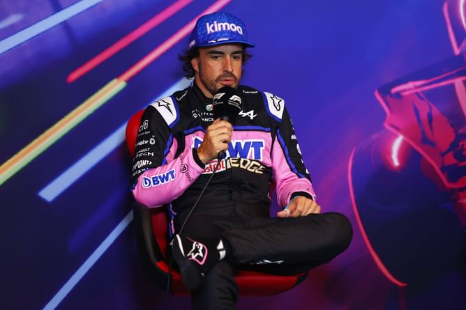 "Only Max Verstappen, Charles Leclerc, Carlos Sainz and Sergio Perez can win"- Fernando Alonso feels Red Bull and Ferrari's dominance makes F1 'too boring'
