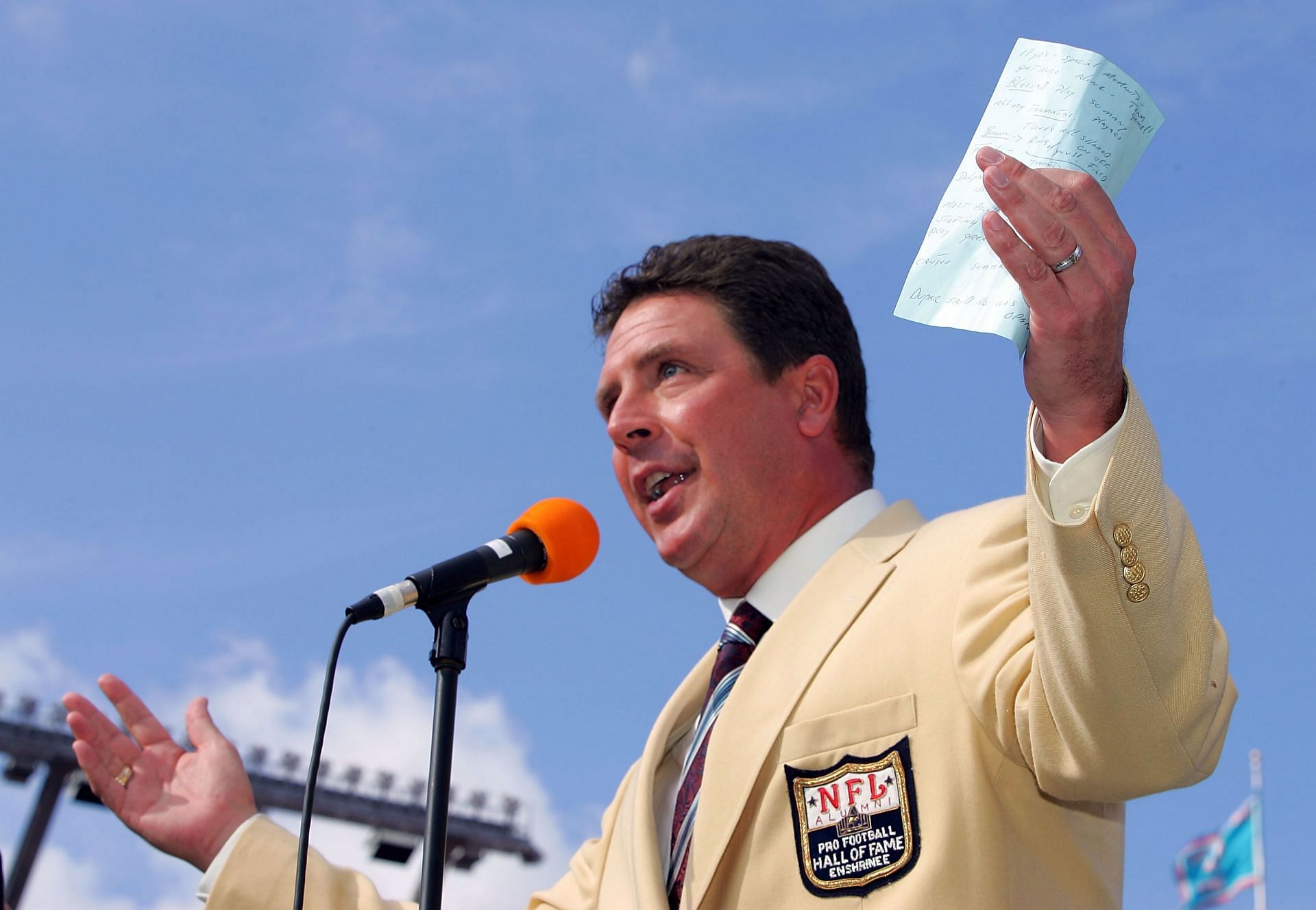 Dan Marino wouldn't trade his Hall of Fame jacket for a Super Bowl