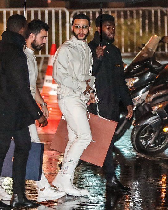 Memphis Depay shows off Louis Vuitton boxing gloves in birthday