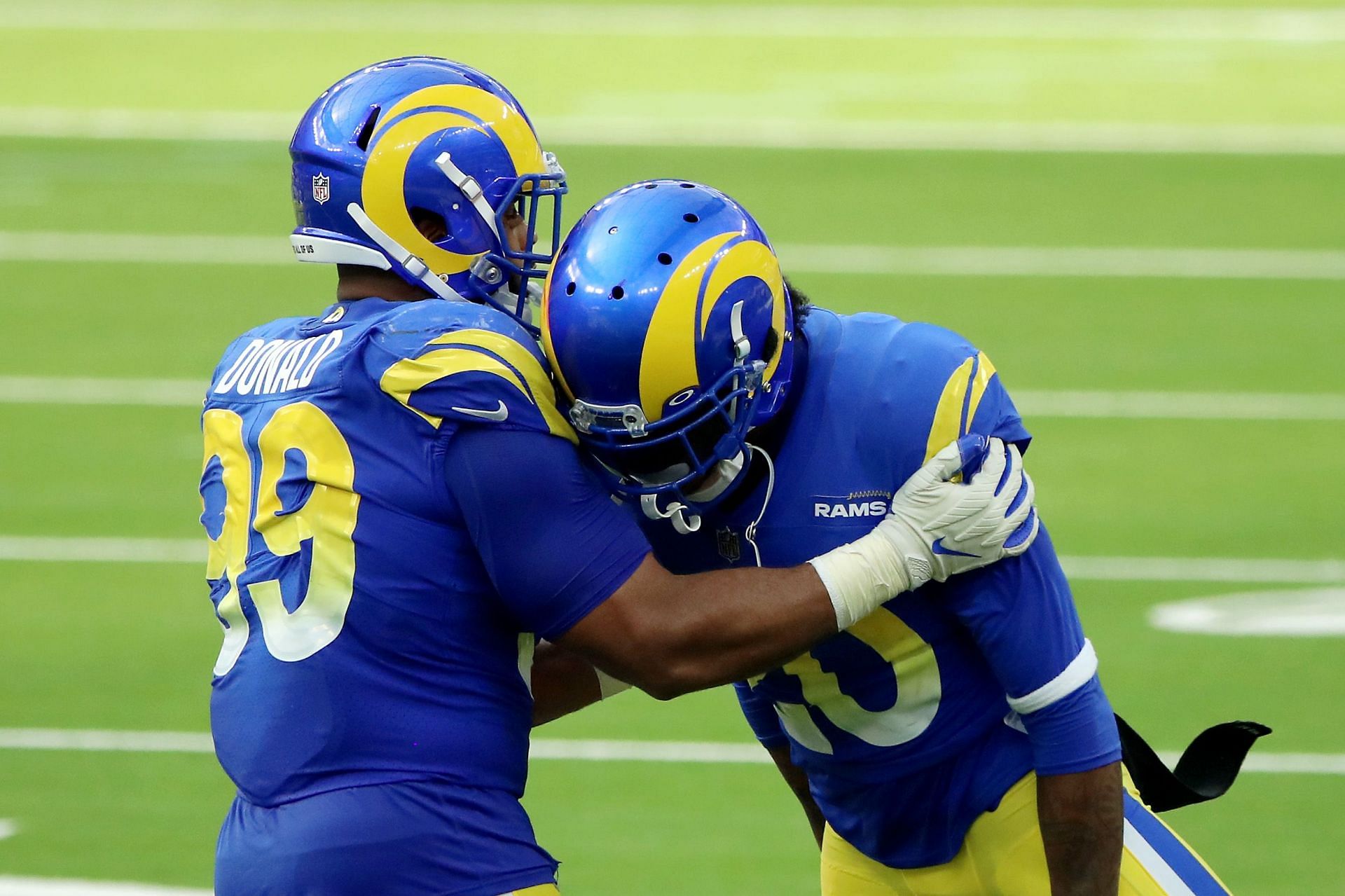 Los Angeles Rams King Dethroned? Dallas Cowboys Micah Parsons Over Aaron  Donald in Defensive Player of the Year Betting Odds - Sports Illustrated LA  Rams News, Analysis and More