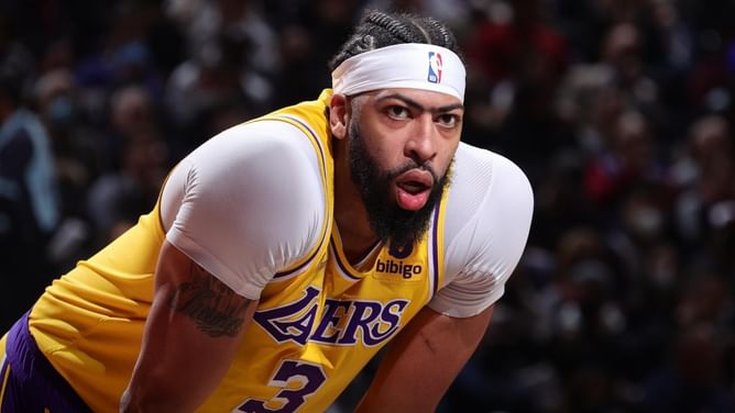 "The smart ones get skinnier; Did Tim Duncan put on weight? No!" - NBA analyst speculates big guys like Anthony Davis needing to shed weight for longevity, brings up the weight chatter around Chet Holmgren
