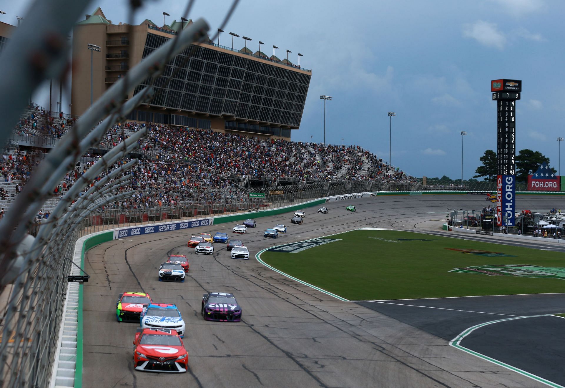 A general view of cars on track during the NASCAR Cup Series Quaker State 400 presented by Walmart at Atlanta Motor Speedway (Photo by Sean Gardner/Getty Images)