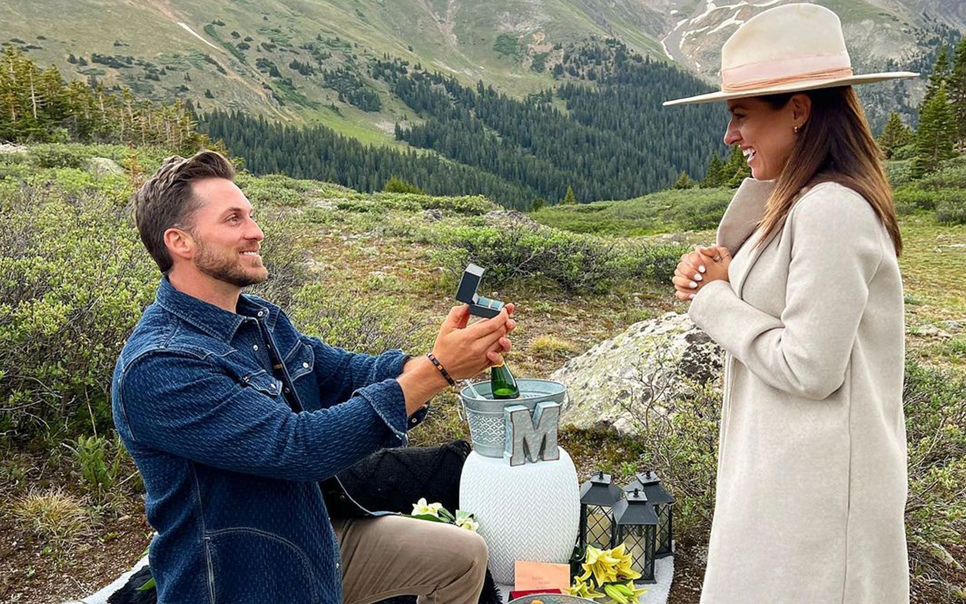The Bachelorette alum Chase McNary proposed to girlfriend Ellie White on Saturday (Image via Instagram/@chase_brody_mcnary)