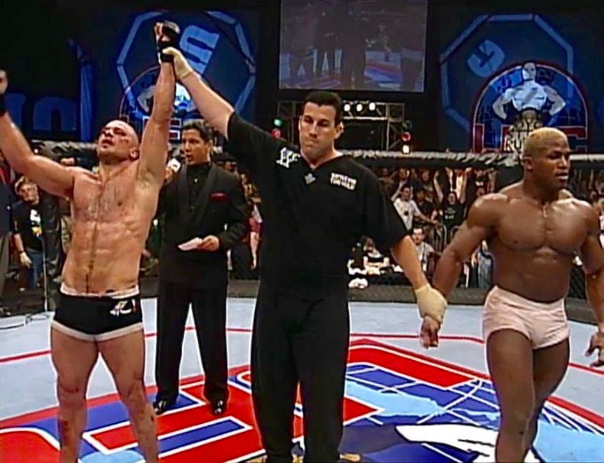 The fans were baffled when Bas Rutten was awarded a win over Kevin Randleman in the UFC&#039;s earlier days