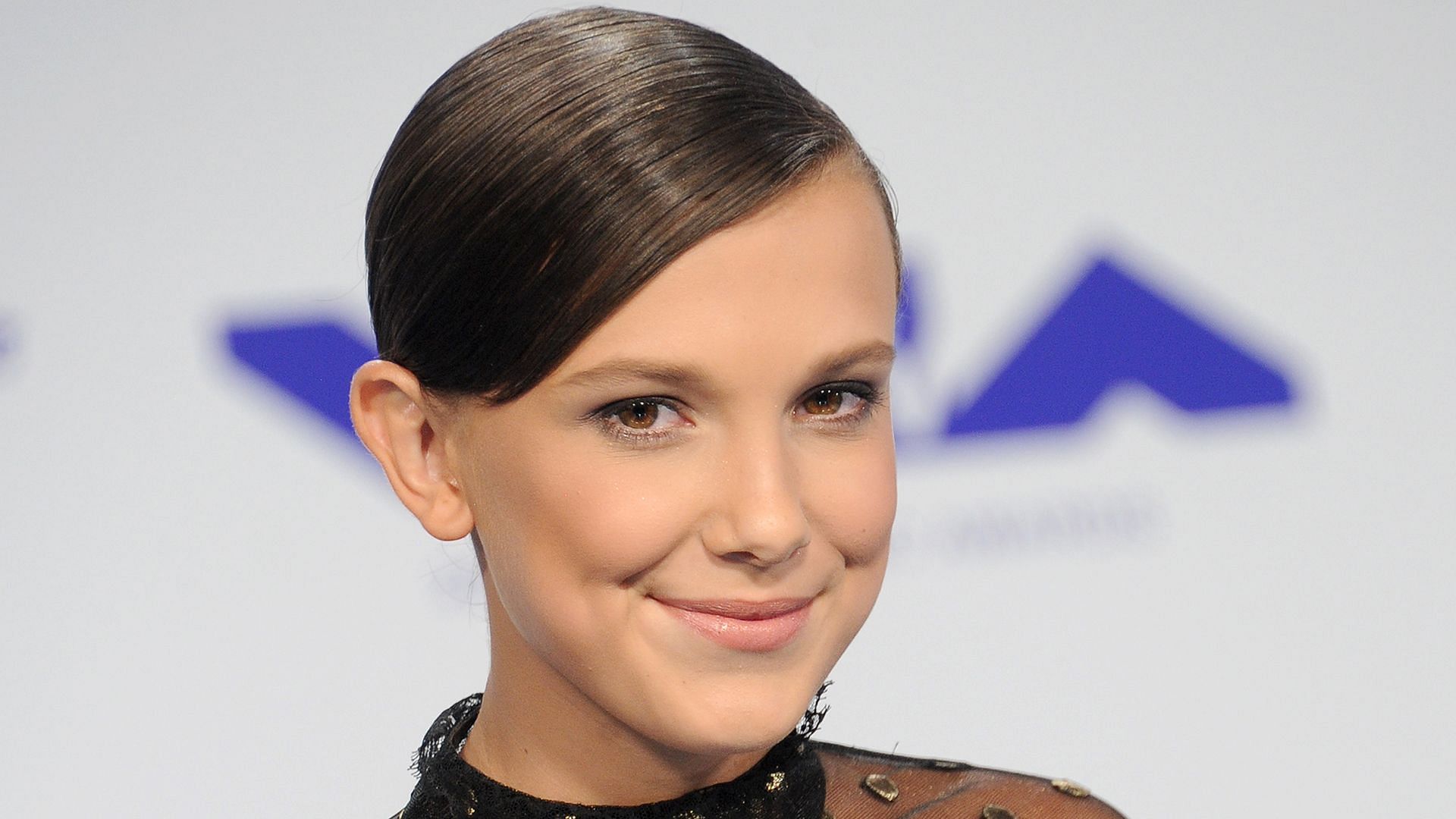 Millie Bobby Brown at 2017 MTV Video Music Awards (Image via Getty)