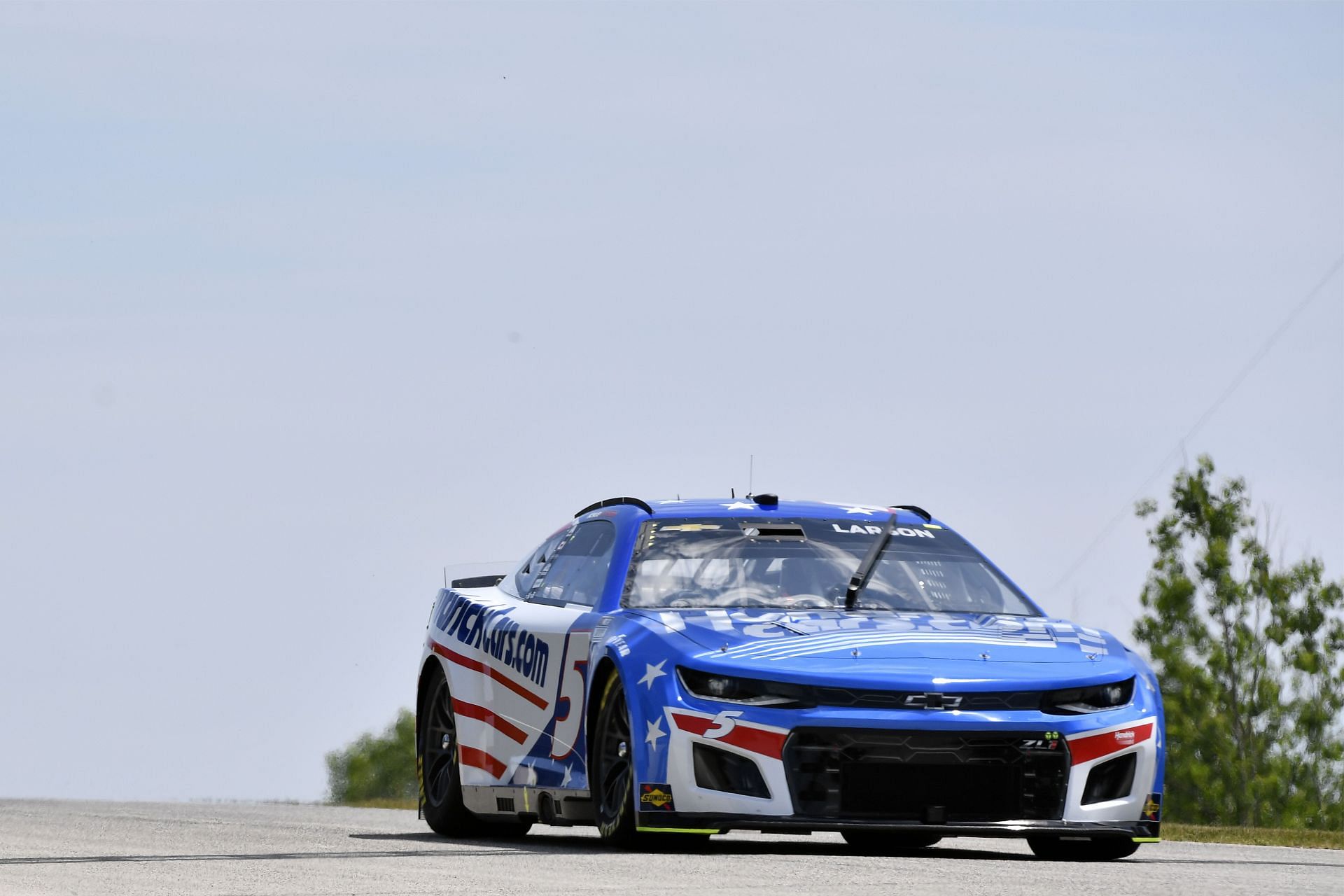 Kyle Larson drives during qualifying for the 2022 NASCAR Cup Series Kwik Trip 250 at Road America in Elkhart Lake, Wisconsin (Photo by Logan Riely/Getty Images)