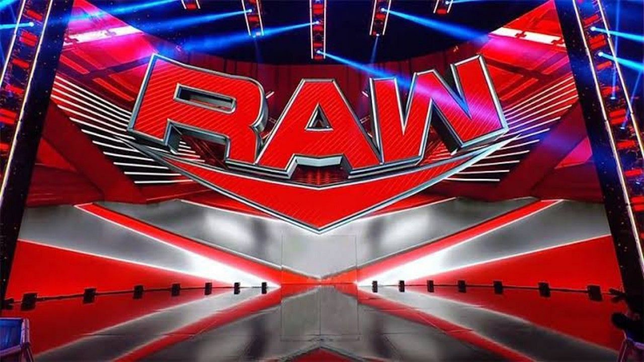 WWE Raw के इस हफ्ते के शो के मेन इवेंट में डॉल्फ जिगलर की बेबीफेस के रूप में चौंकाने वाली वापसी हुई