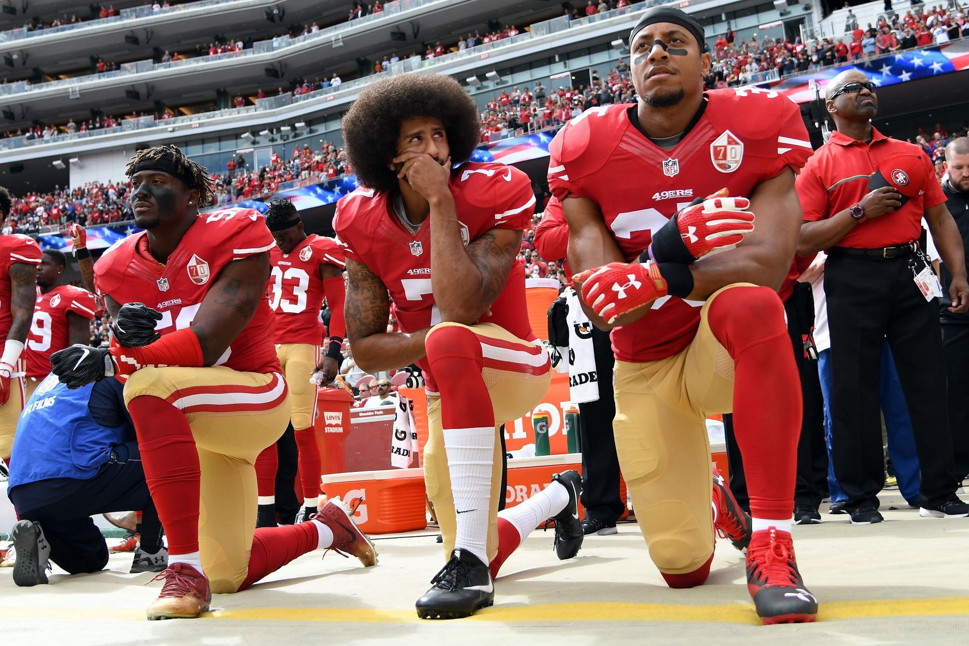 Sacramento Fans React To San Francisco 49ers QB Colin Kaepernick Kneeling 