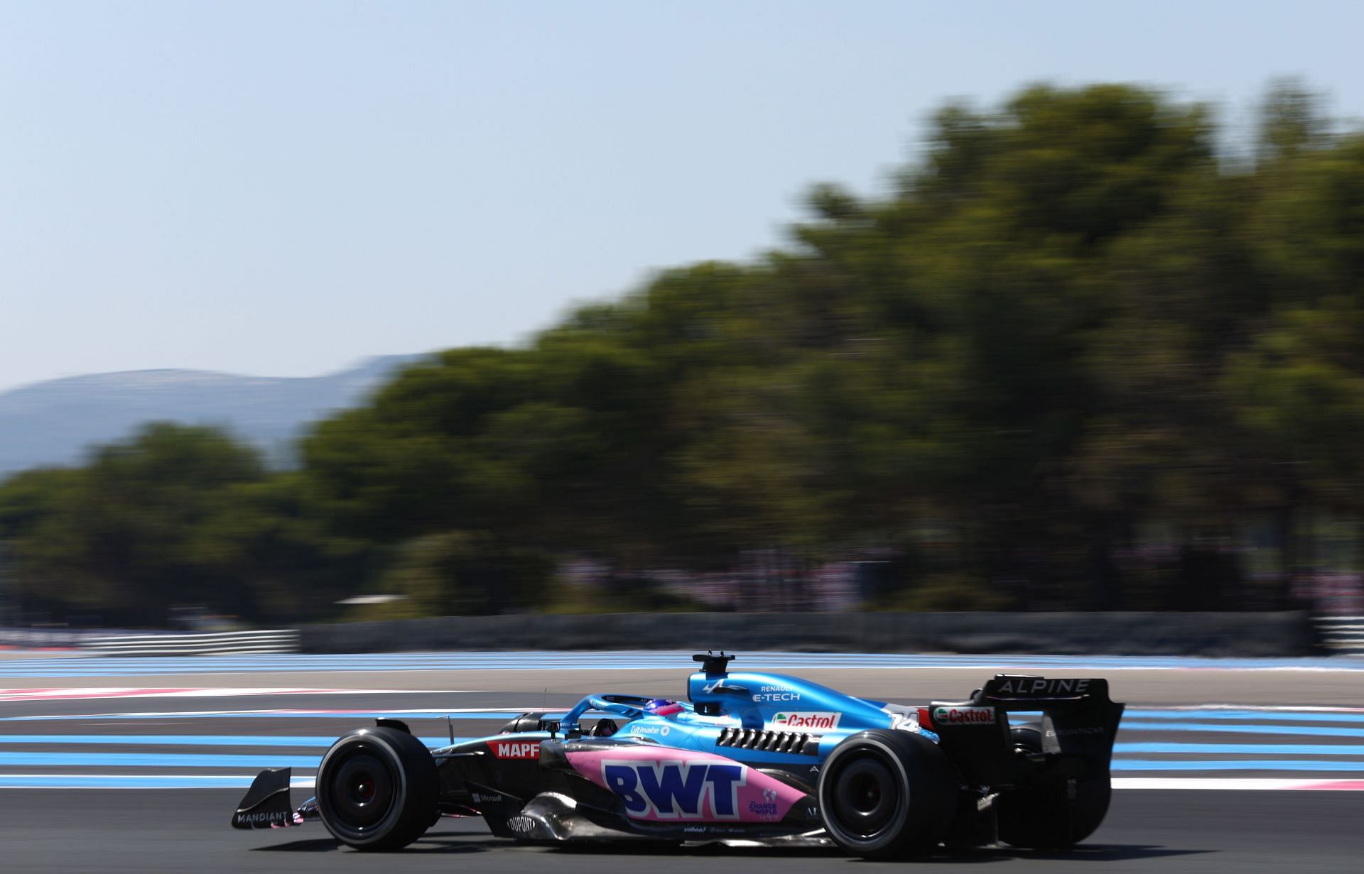 Alpine driver Fernando Alonso in action during the 2022 F1 French GP. (Photo by Clive Rose/Getty Images)