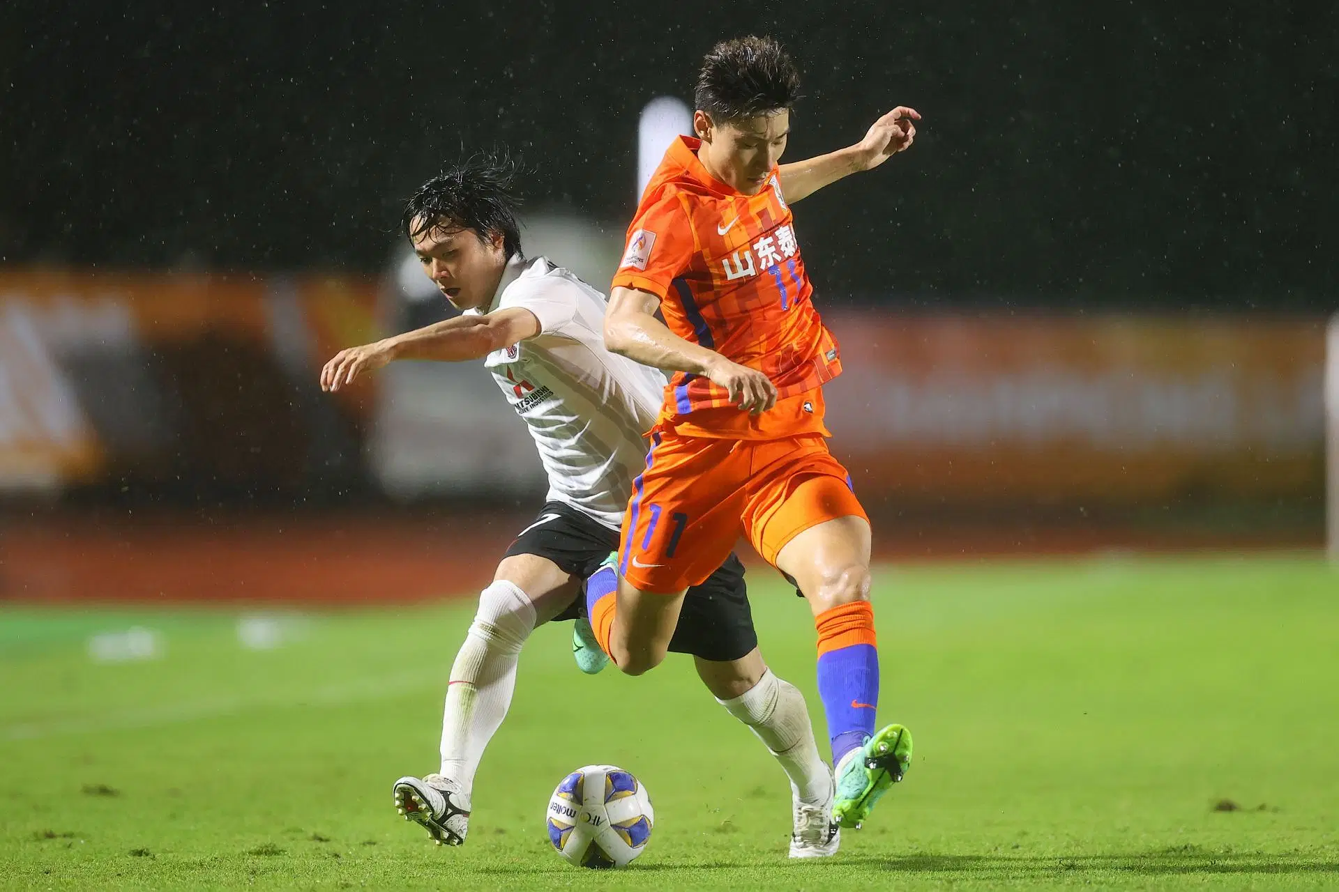 Urawa Reds are in need of points to move up the ranks in J1 League.