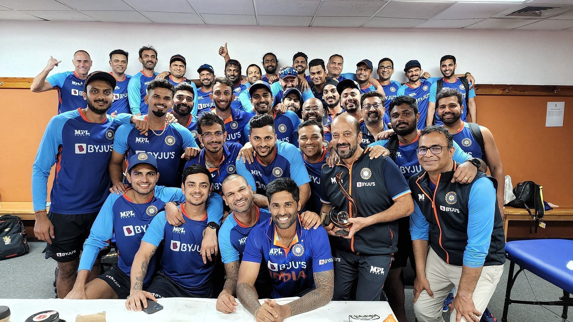 तीन मैचों की वनडे सीरीज जीतने के बाद भारतीय टीम (Photo Credit - BCCI)