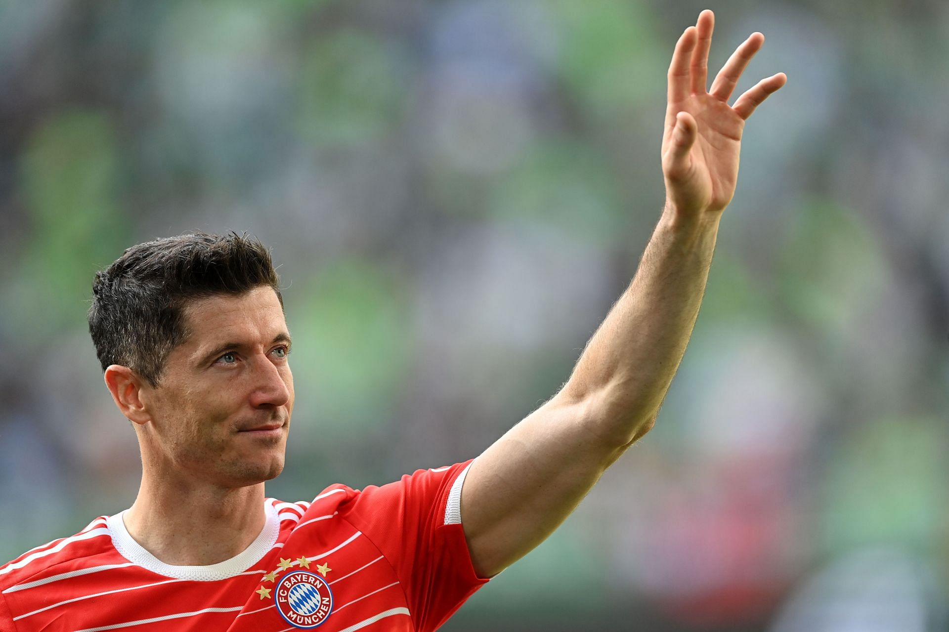 Robert Lewandowski wants to wave goodbye to Bayern