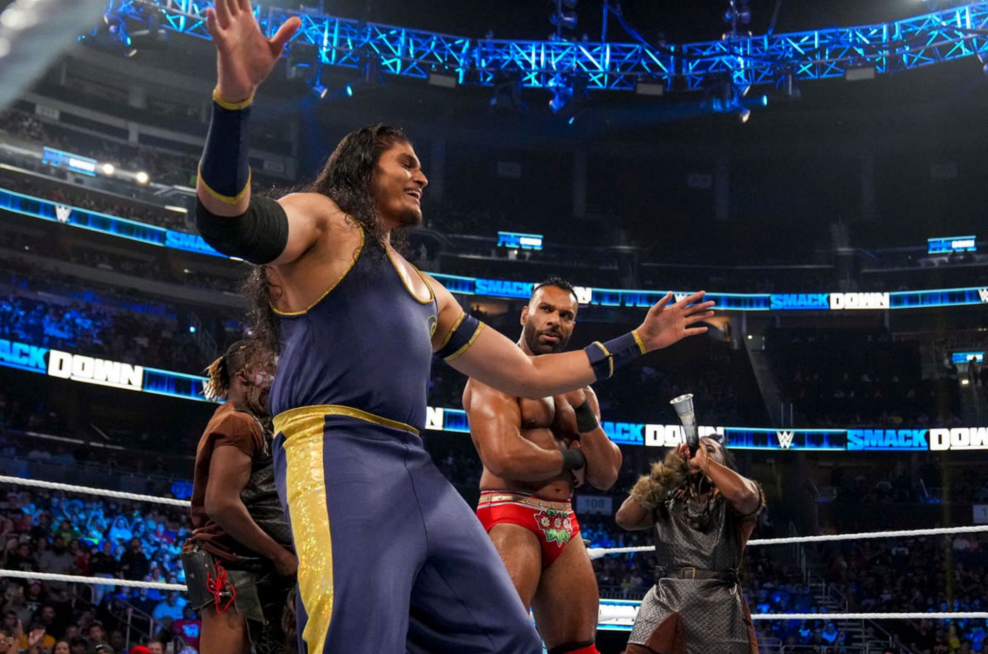 WWE SmackDown में भारतीय सुपरस्टार्स ने पूर्व चैंपियंस से लिया अपना बदला