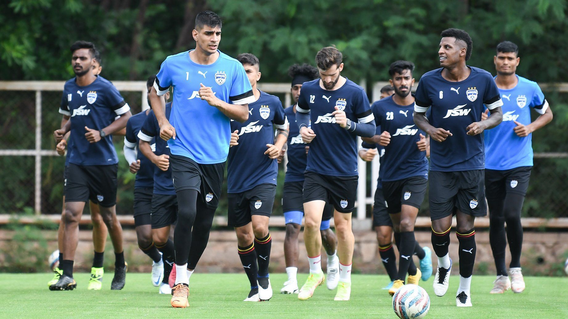 Bengaluru FC squad training during the pre-season. (Image Courtesy: Twitter/bengalurufc)