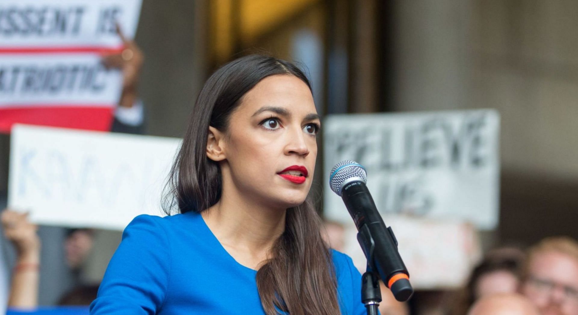 U.S. Representative Alexandria Ocasio-Cortez was heckled by comedian Alex Stein at Capitol steps (Image via Getty Images)