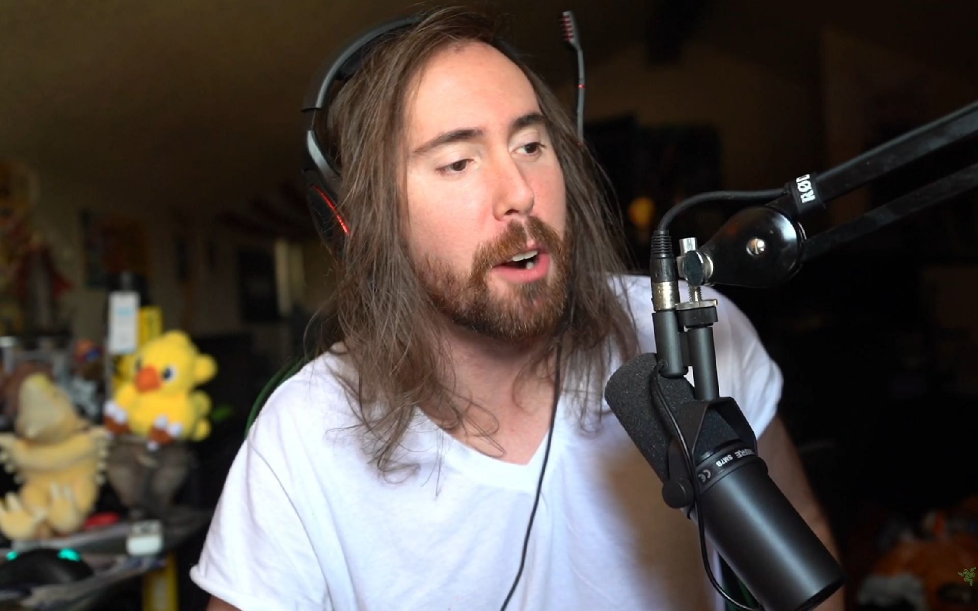 Asmongold provides an update on his personal life on Twitter (Image via Asmongold/Twitch)