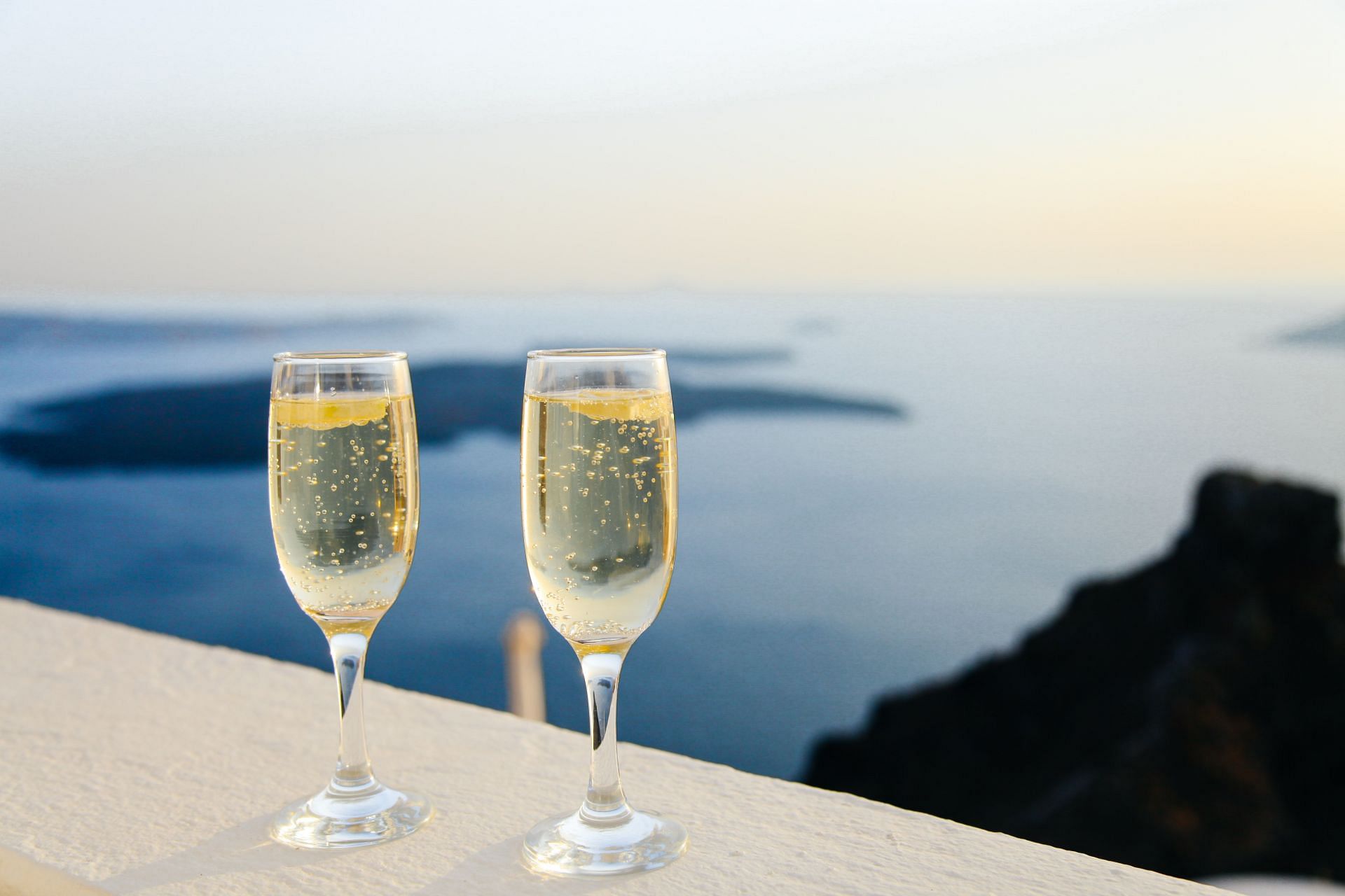 Dealcoholised wine has clear health advantages, including better sleep and no hangover symptoms. (Image via Unsplash/Anthony Delanoix)