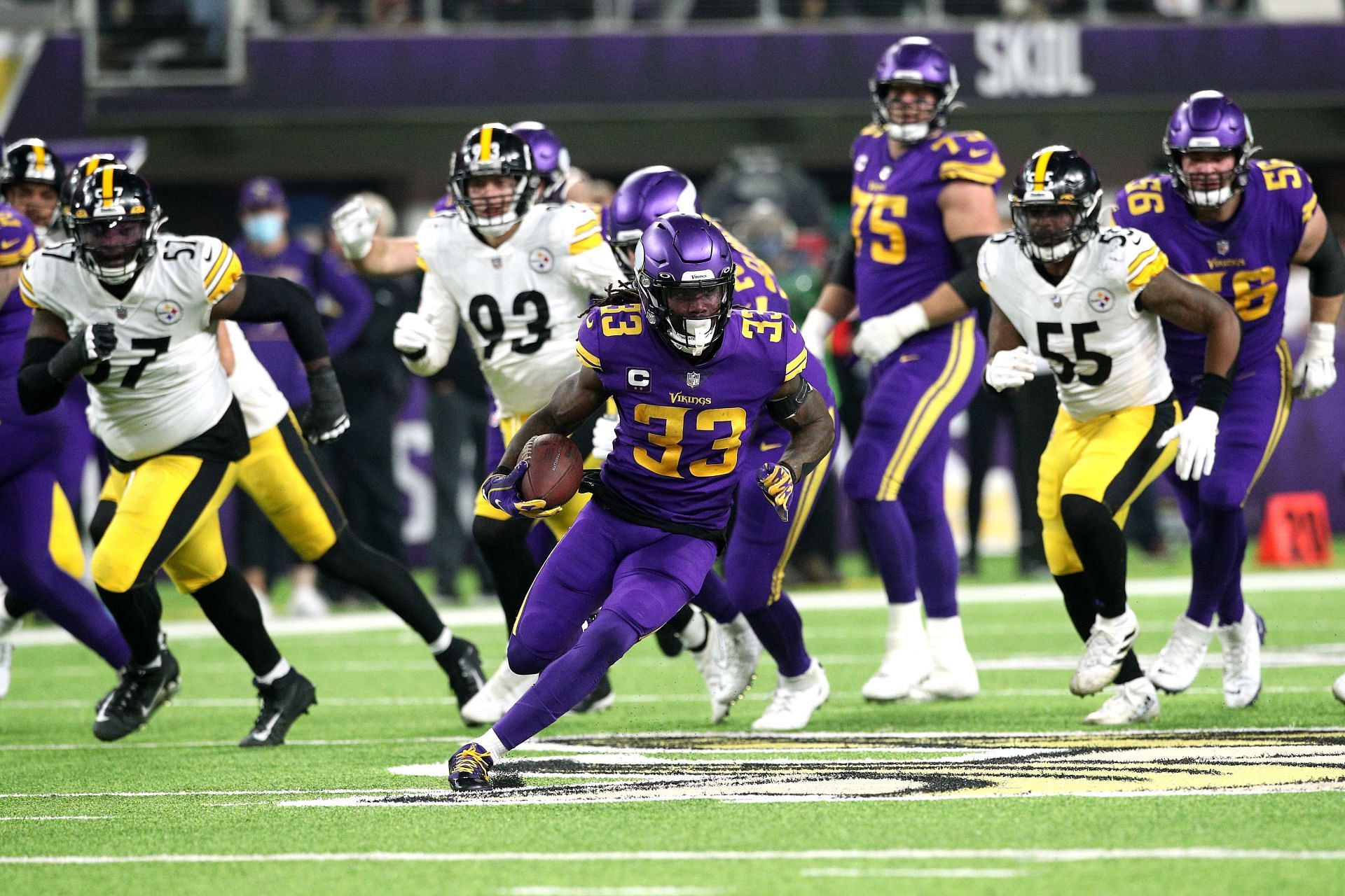 Dalvin Cook in action during an NFL match