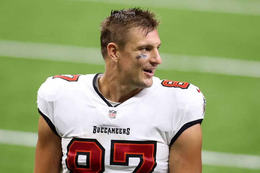 Patriots trade tight end Rob Gronkowski to Buccaneers for this