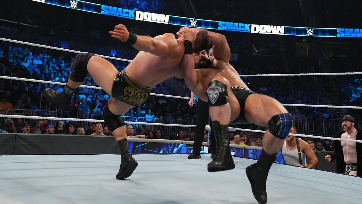 Drew McIntyre, WWE SmackDown'da Ridge Holland'ı eledi