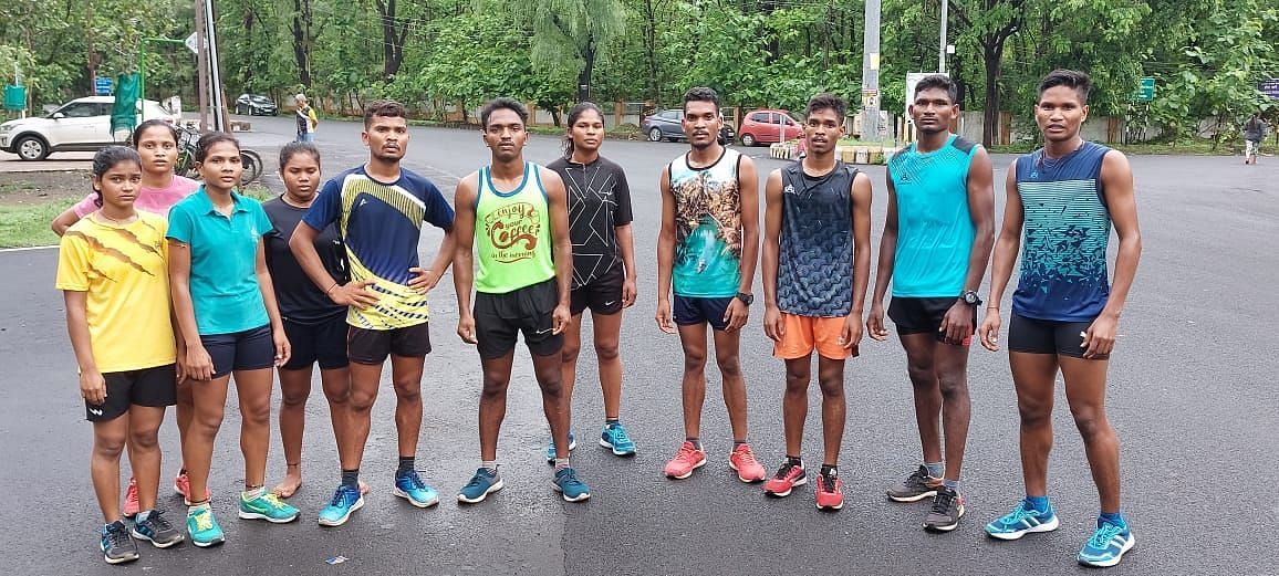 Five girls and six tribal boys are from Hemalkasa and will be trained in Nagpur. (Pic credit: Miles N Milers Sports Academy)