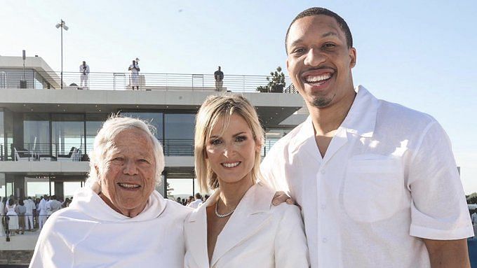 Tom Brady, Jayson Tatum, Robert Kraft spotted at Michael Rubin's white party