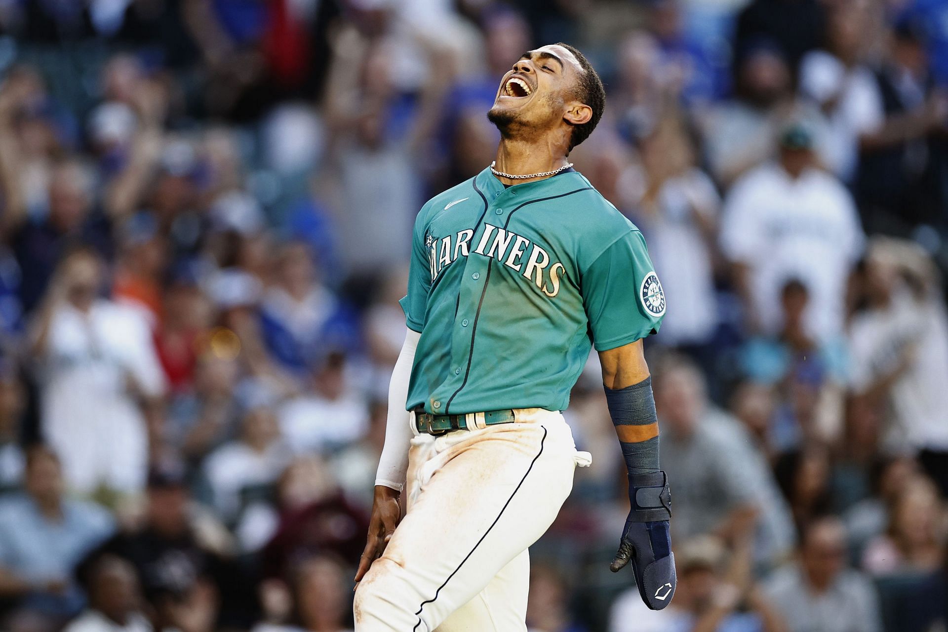 Dude is sooo young and such a beast He's going over the roof of Dodger  stadium - MLB fans thrilled with addition of Seattle Mariners rookie  sensation Julio Rodriguez to the Home