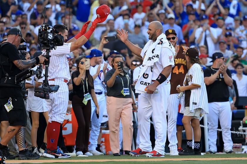 St. Louis Cardinals show how teams should treat their legends