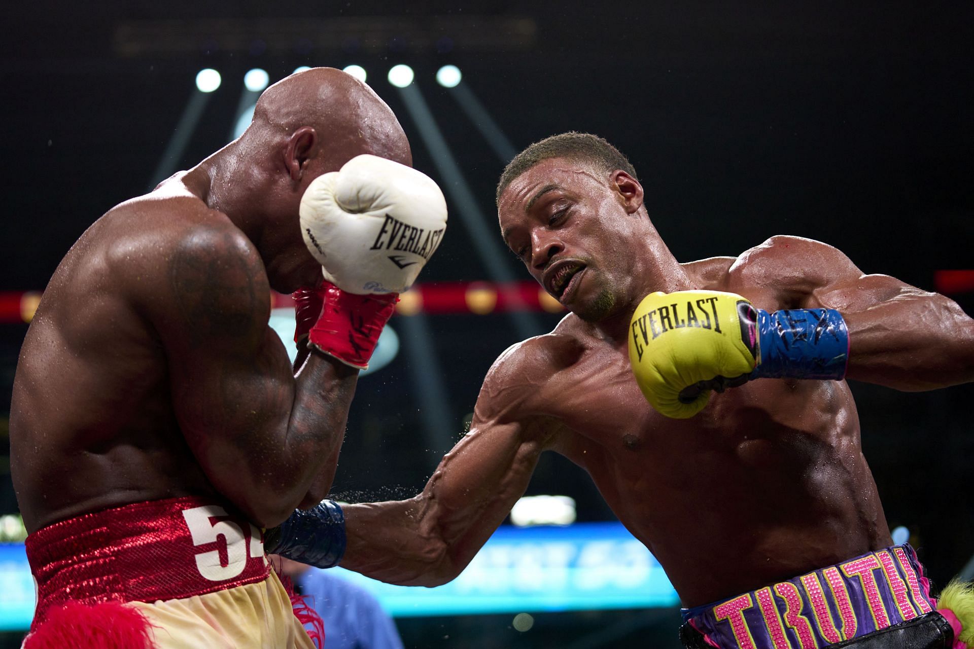 Errol Spence Jr (R) v Yordenis Ugas (L); Image Credits: OLTnews.