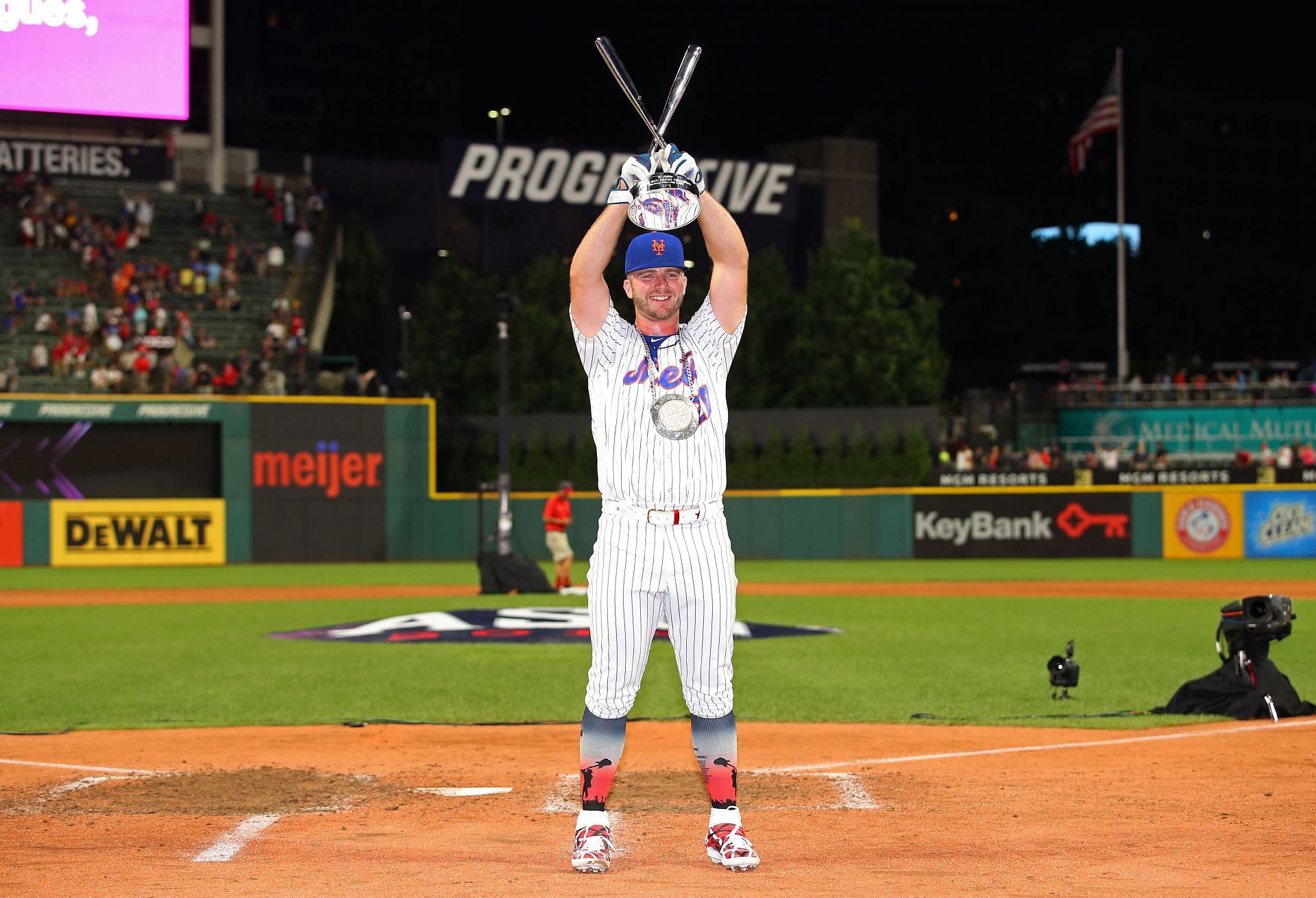 Pete Alonso won the best Home Run Derby in history.
