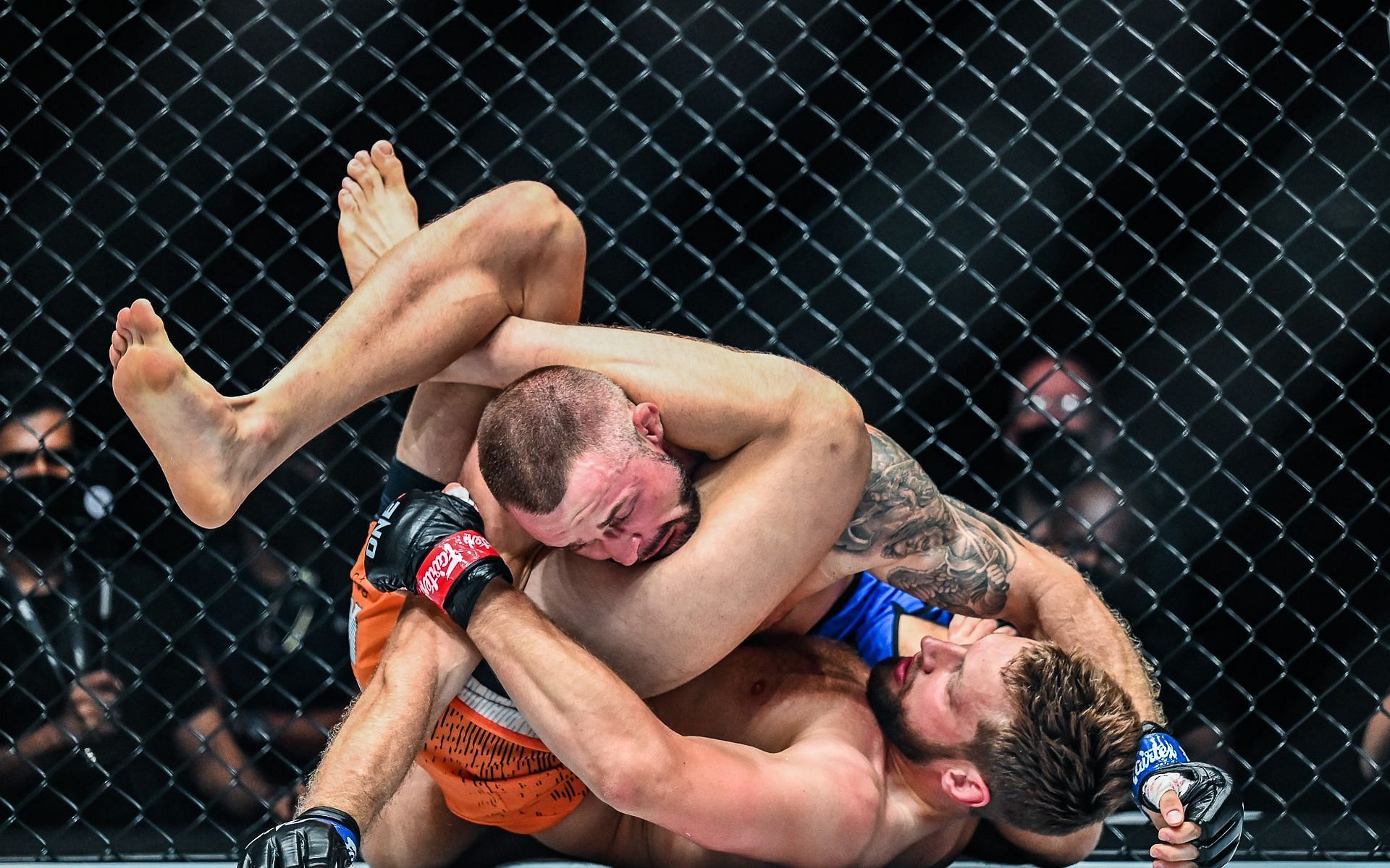 Reinier de Ridder submits Vitaly Bigdash to remain perfect in his career. [Photo ONE Championship]