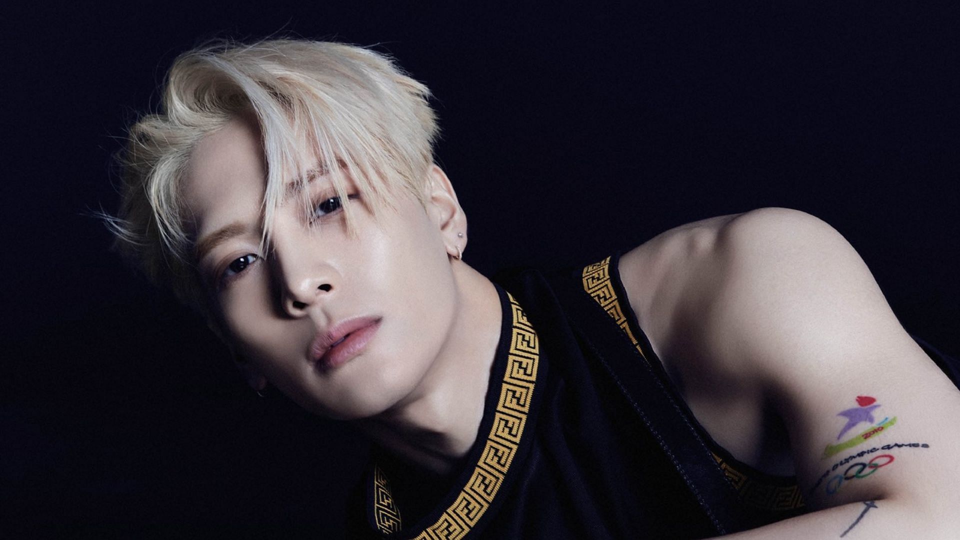 6. GOT7's Jackson's Blonde Hair Inspires Fans to Try the Look - wide 6