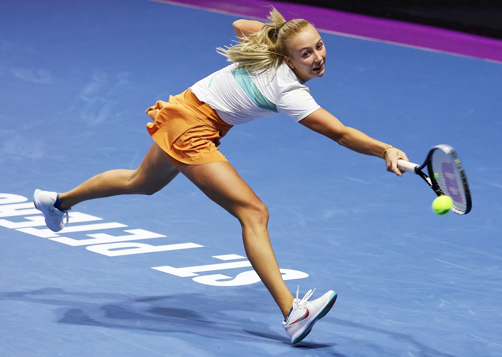 Potapova in action at the St. Petersburg Open