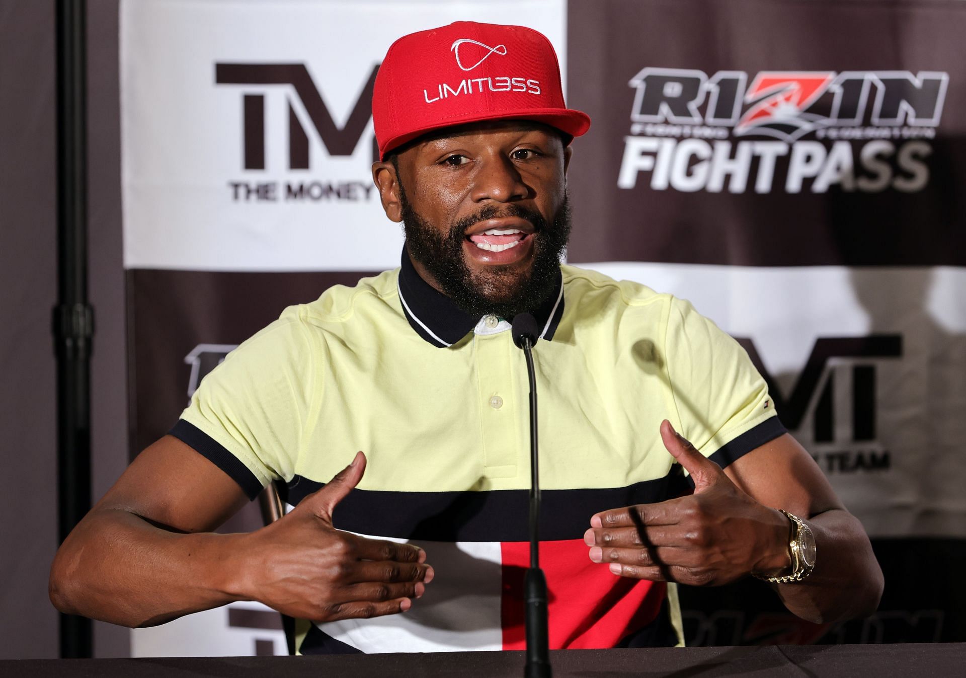 Floyd Mayweather Jr. duringa press conference [Photo by Ethan Miller/Getty Images)