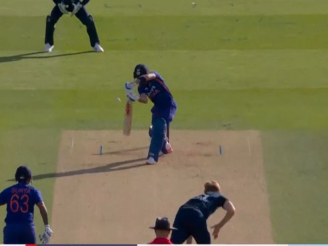 [Watch]: IND vs ENG - India in trouble as Kohli nicks behind again
