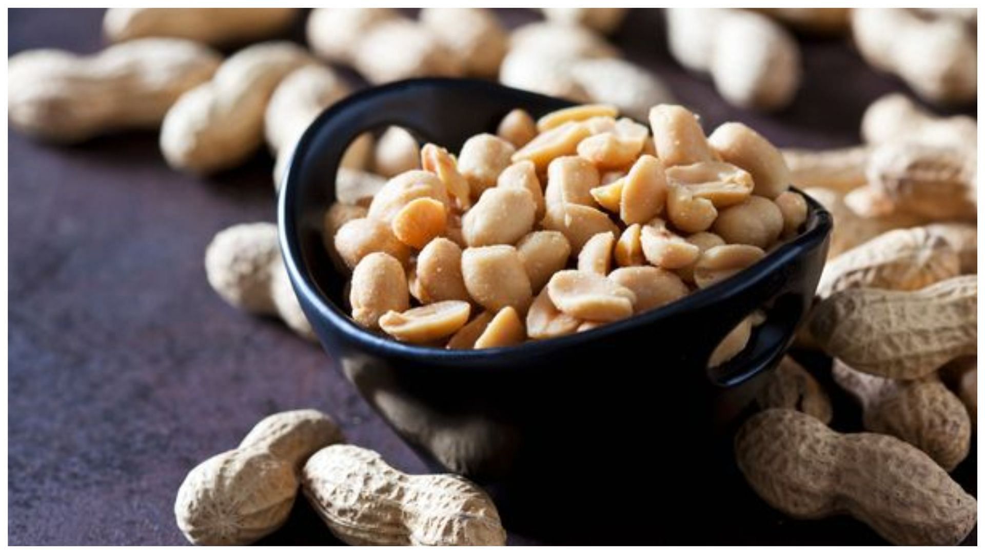 Consumption of peanuts can be life-threatening to anyone with peanut allergies (image via Getty Images)