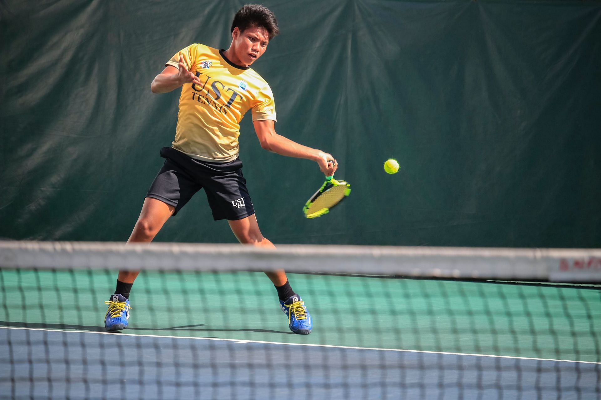 Upper body strength is crucial for good performance in tennis (Image via Pexels @Jim de Ramos)