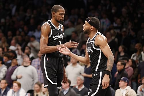 Kevin Durant and Bruce Brown in the Play-In Tournament