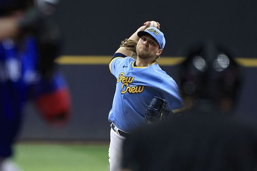 Toronto Blue Jays v Milwaukee Brewers