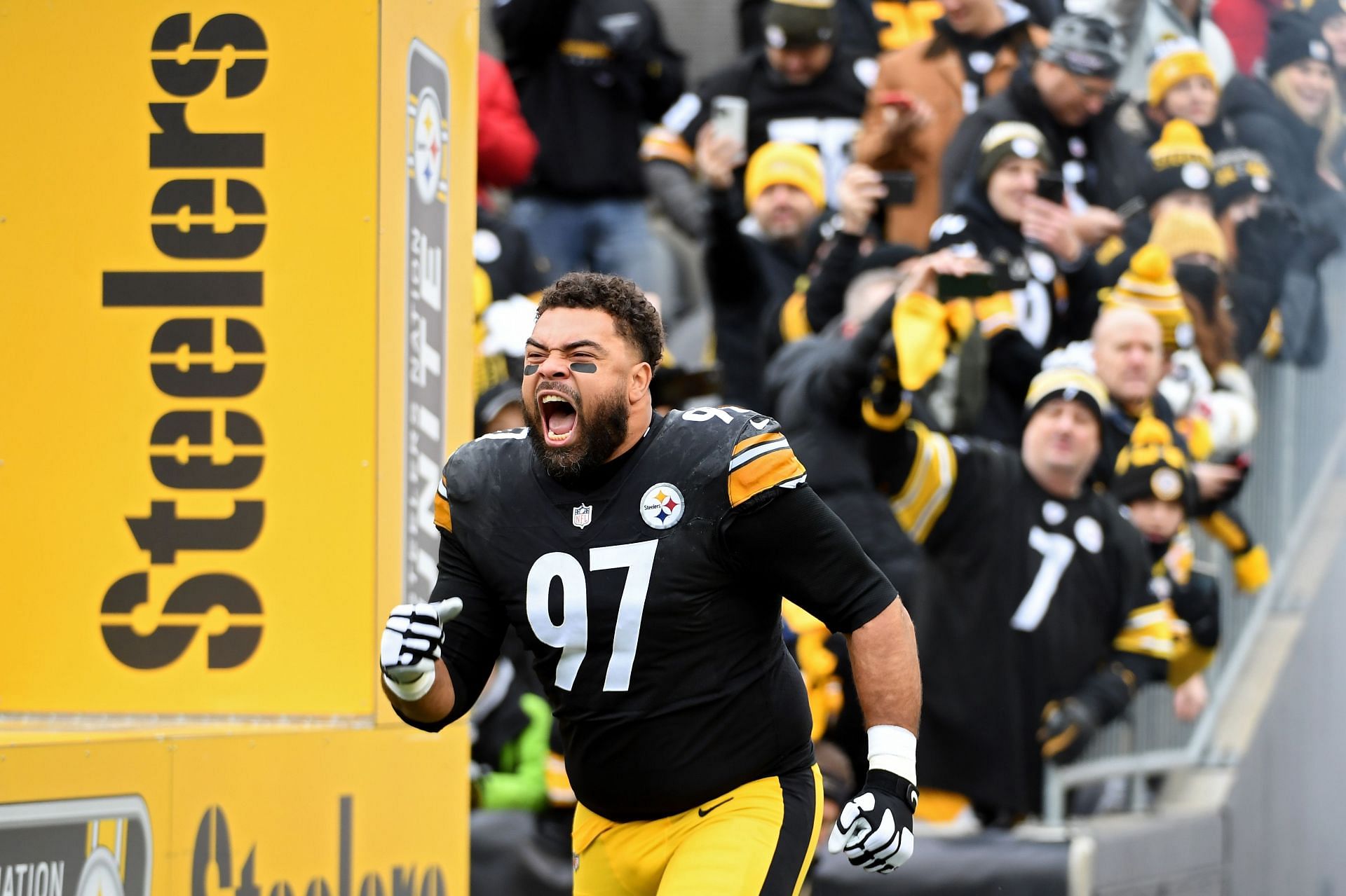 Tennessee Titans v Pittsburgh Steelers