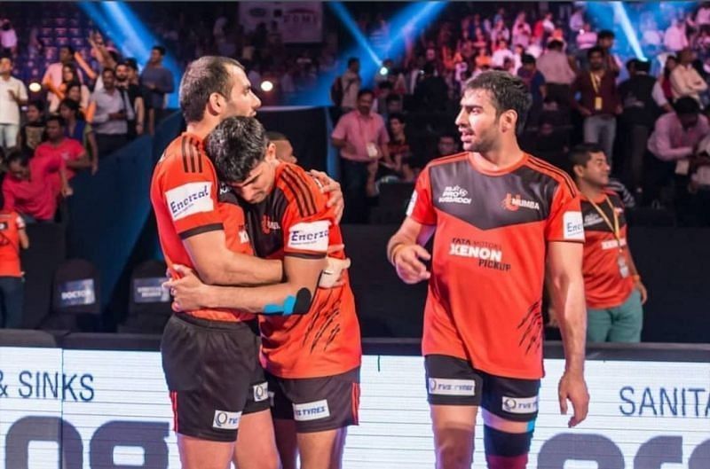 Even during his tenure as U Mumba&#039;s captain, Anup Kumar (first from left) gave his teammates some invaluable inputs.