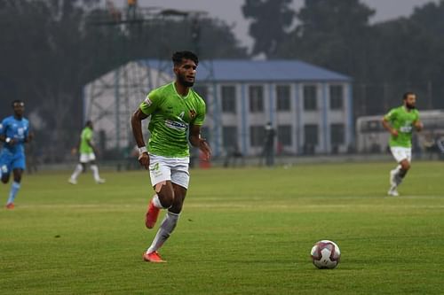 Alex Saji in action for Gokulam Kerala FC during I-League 2021-22 (Image Courtesy: Alex Saji Twitter)