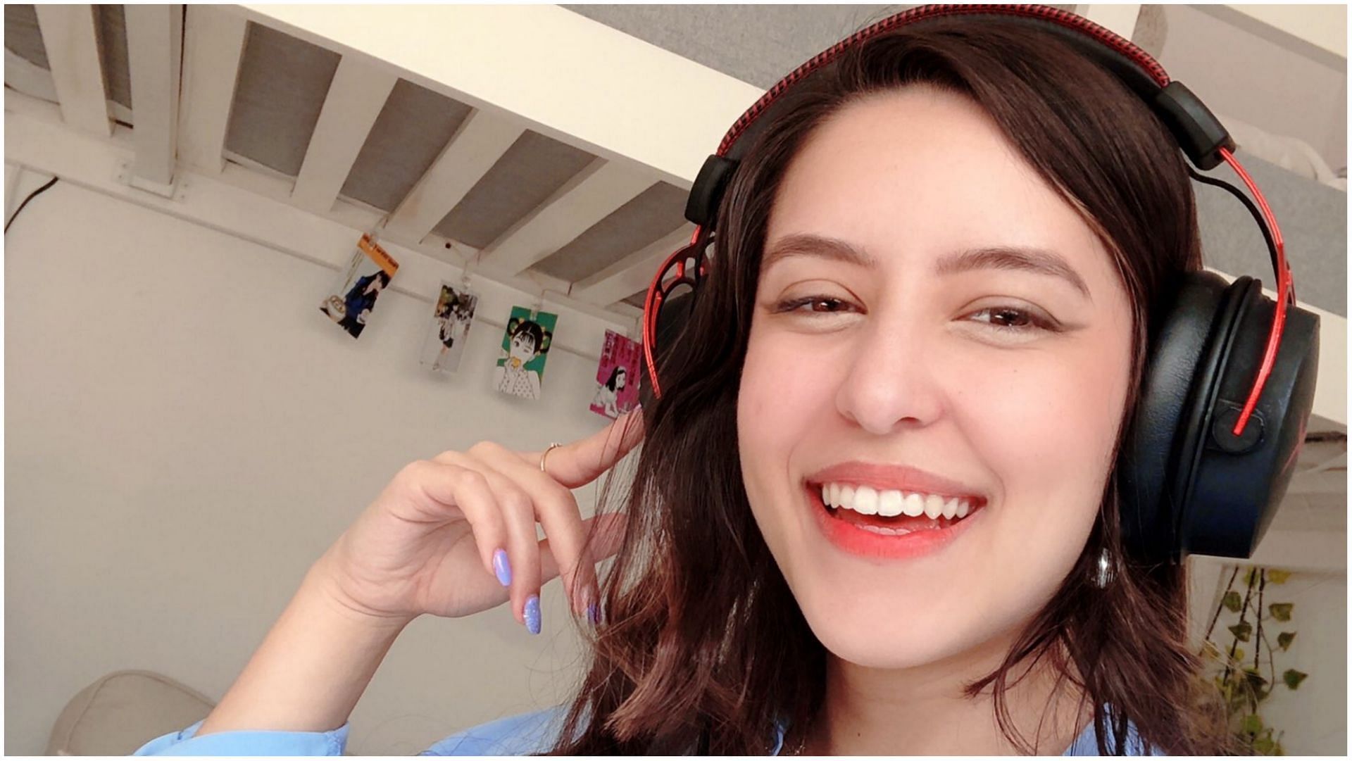 A man was caught on livestream breaking into Portuguese Twitch streamer Karii&#039;s home (image via Twitter)