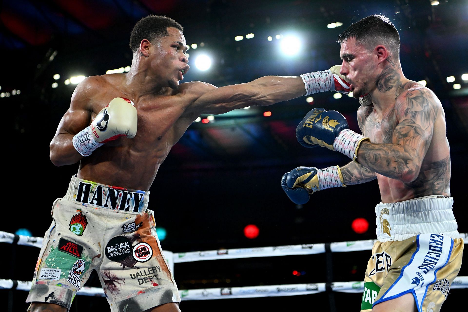 Devin Haney (L) vs. George Kambosos Jr. (R)