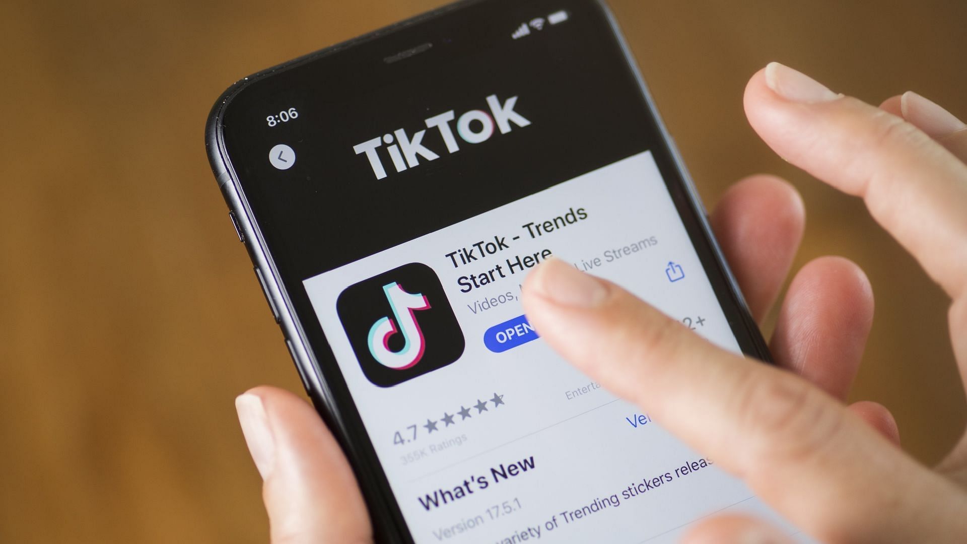 10 TikTok slangs you should absolutely know (Image via Brent Lewin/Bloomberg via Getty Images)